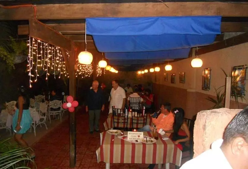 Fotos del hotel Marquis Hotel & Restaurant:  4
