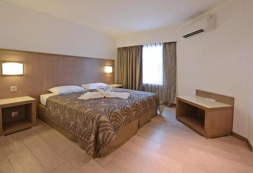 Fotos del hotel Calvi Hôtel:  18