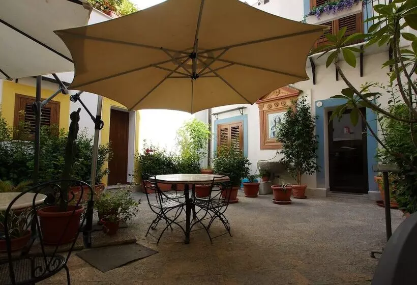 Fotos del hotel Al Giardino Dell'alloro:  13