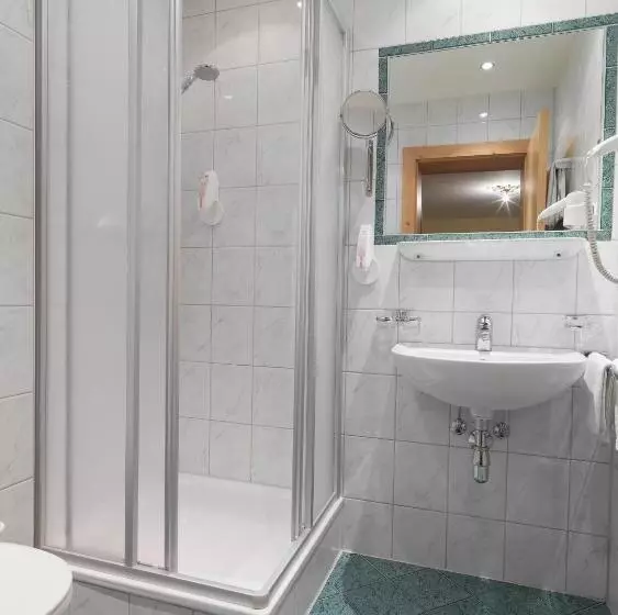 Fotos del hotel Posthotel Strengen:  6