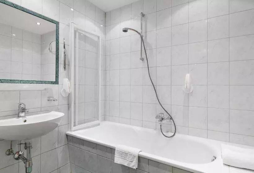 Fotos del hotel Posthotel Strengen:  11