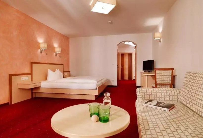 Posthotel Strengen