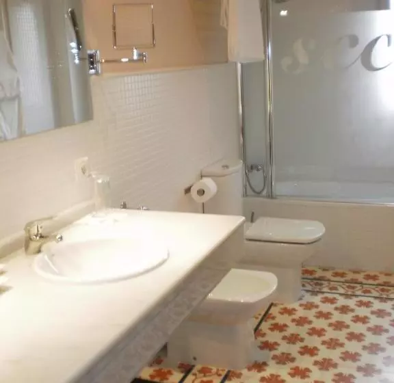 Fotos del hotel Santa Coloma Del Camino:  7