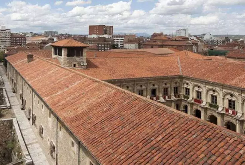 Fotos del hotel Real Colegiata San Isidoro:  3