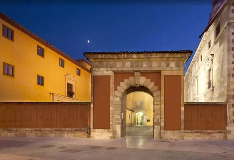 Fotos del hotel Real Colegiata San Isidoro:  13