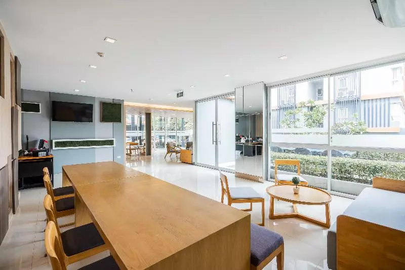 Fotos del hotel The Grass Serviced Suites:  5