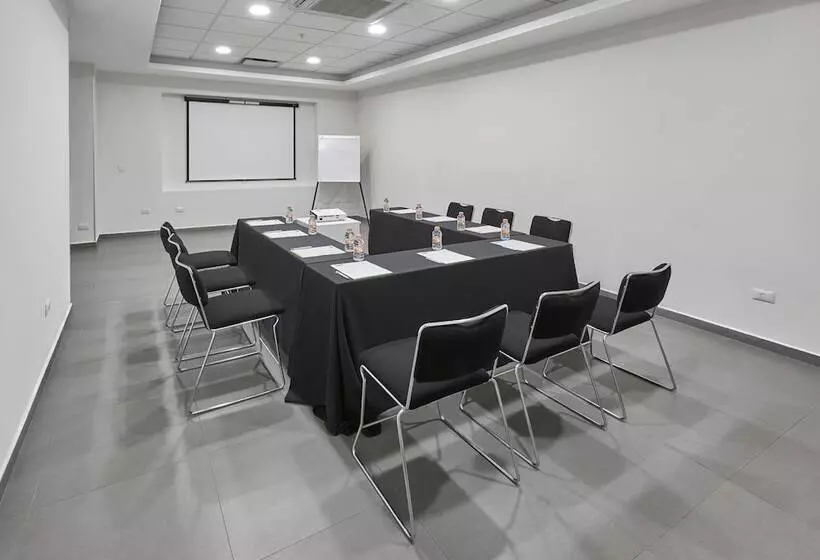 Fotos del hotel City Express Junior Aguascalientes Centro:  14