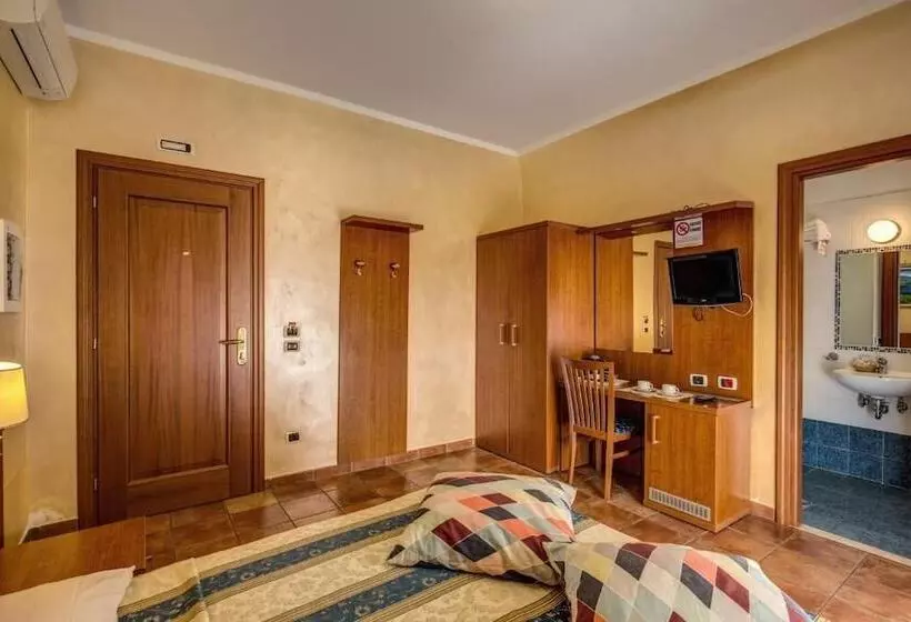 Fotos del hotel Maryelen 2:  20