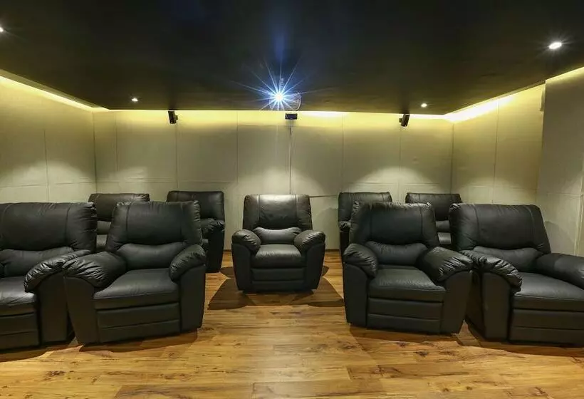 Fotos del hotel Horton Towers And Cottages:  2