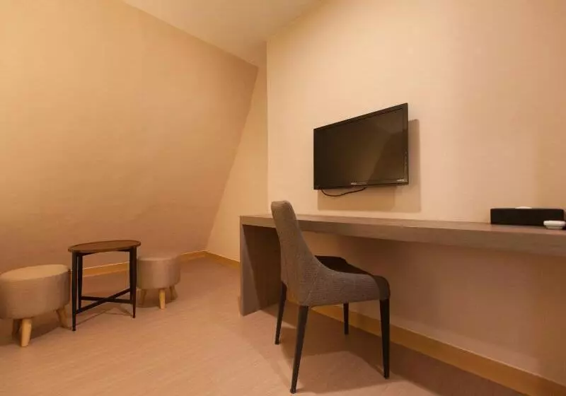 Fotos del hotel F Hotel  Hualien Zhongxiao:  5