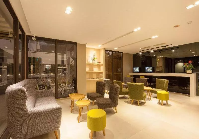 Fotos del hotel F Hotel  Hualien Zhongxiao:  4