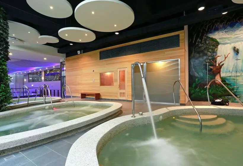 Fotos del hotel Golden Tulip Aesthetics Hotel:  16