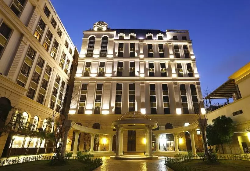 Fotos del hotel Golden Tulip Aesthetics Hotel:  1