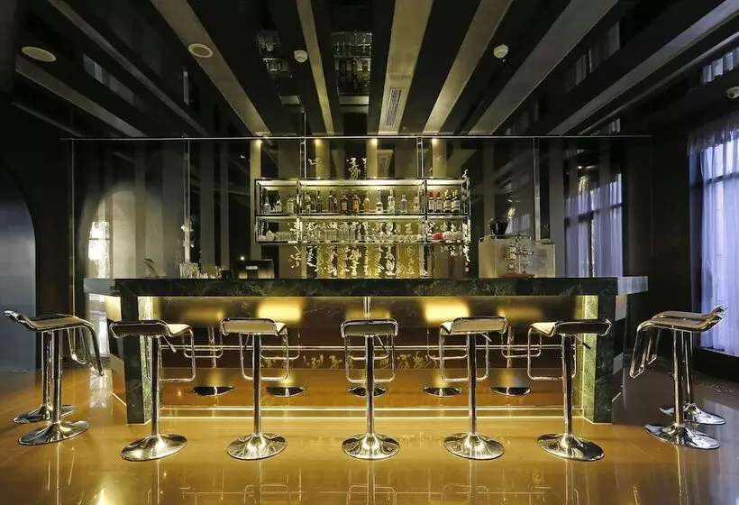 Fotos del hotel Golden Tulip Aesthetics Hotel:  5