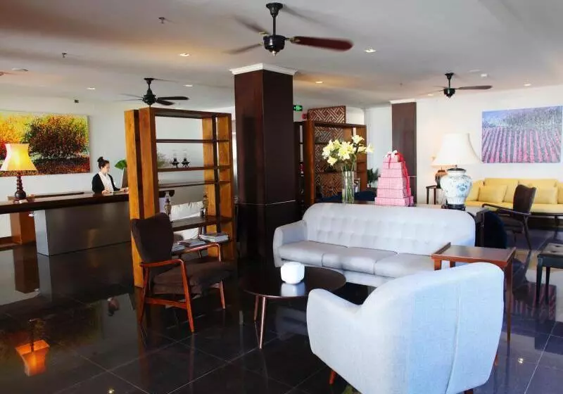 Dan Oasis Beach Hotel And Apartment
