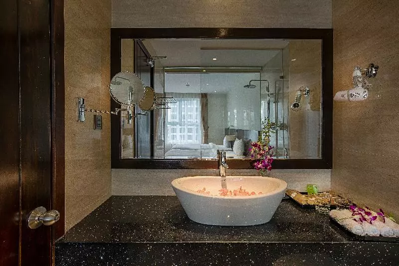 Fotos del hotel Sofia Suite Hotel Danang:  6