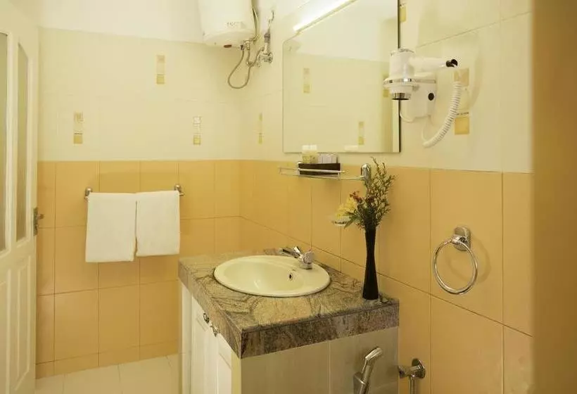 Fotos del hotel Camellia Lake Resort:  4