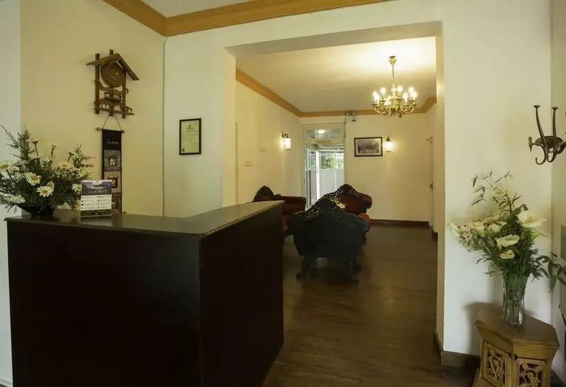 Fotos del hotel Camellia Lake Resort:  2