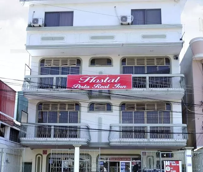 Hostal Perla Real Inn