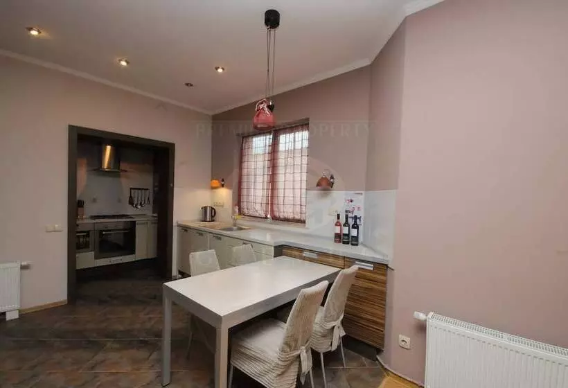Fotos del hotel First Choice Apartments:  4