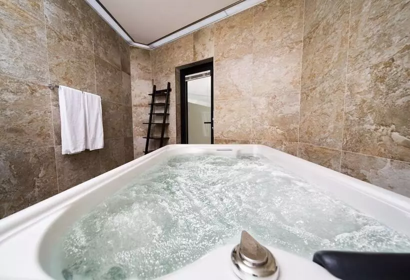 Fotos del hotel Libentia  & Pool Villa:  8