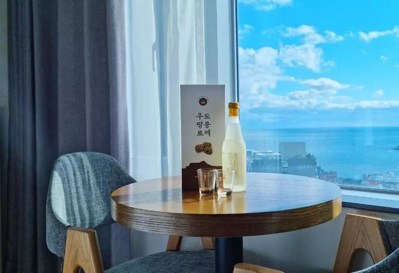 Fotos del hotel First70:  7