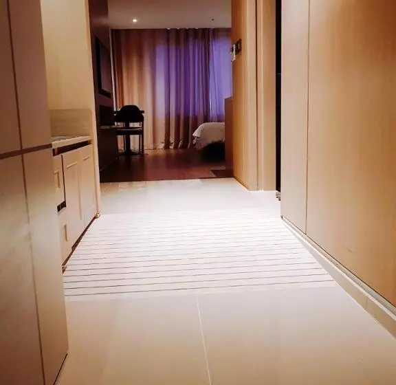 Fotos del hotel First70:  8