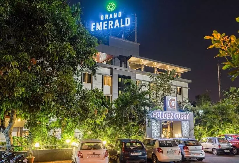 Fotos del hotel Treebo Tryst Grand Emerald:  16