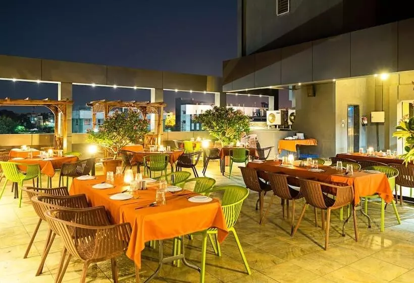 Fotos del hotel Treebo Tryst Grand Emerald:  21