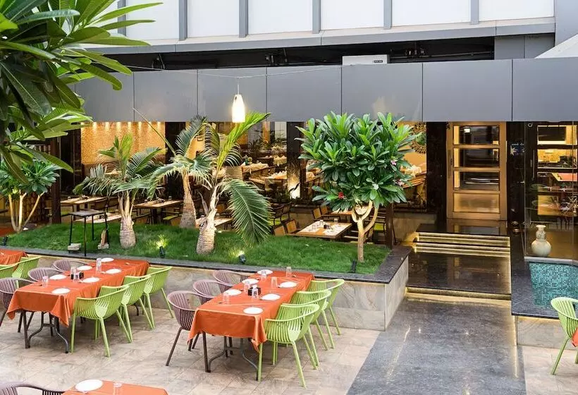Fotos del hotel Treebo Tryst Grand Emerald:  19