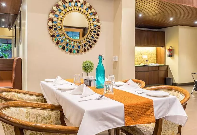 Fotos del hotel Treebo Tryst Grand Emerald:  3