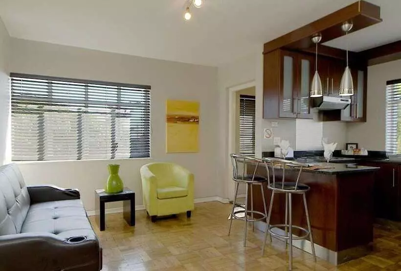 Fotos del hotel 10 On Cape Self Catering Apartments:  21