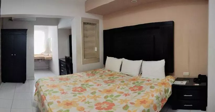 Fotos del hotel Laguna Inn:  12