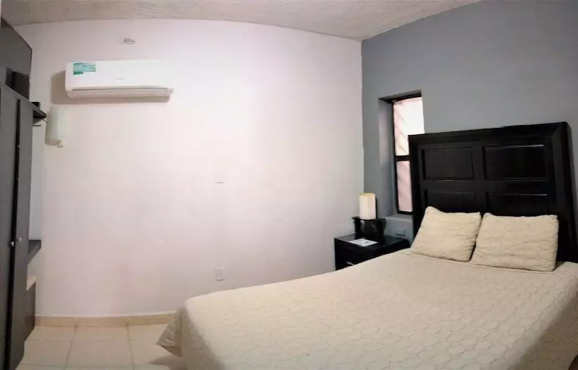 Fotos del hotel Laguna Inn:  17