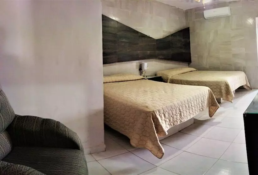 Fotos del hotel Laguna Inn:  6