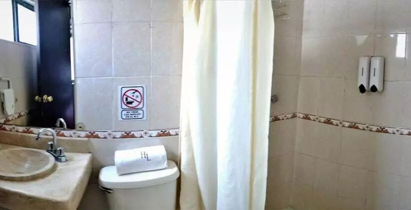 Fotos del hotel Laguna Inn:  4