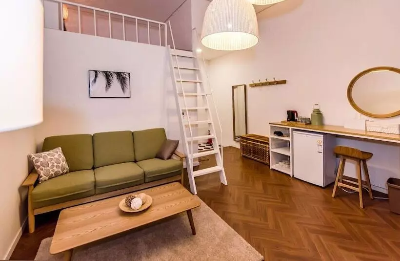 Fotos del hotel Lucid M:  10