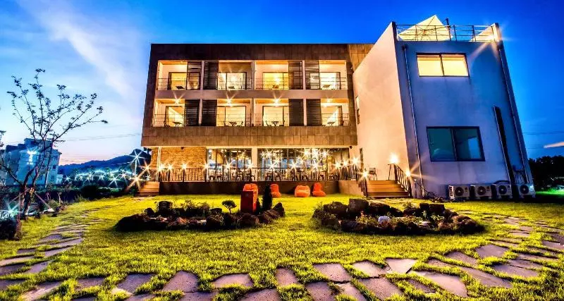 Fotos del hotel Lucid M:  2