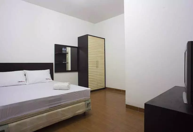 Fotos del hotel Reddoorz @ Kebayoran Lama Selatan:  11