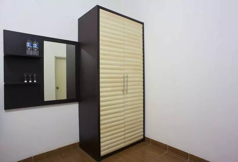Fotos del hotel Reddoorz @ Kebayoran Lama Selatan:  14