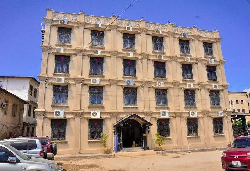 Golden Tulip Stone Town Boutique