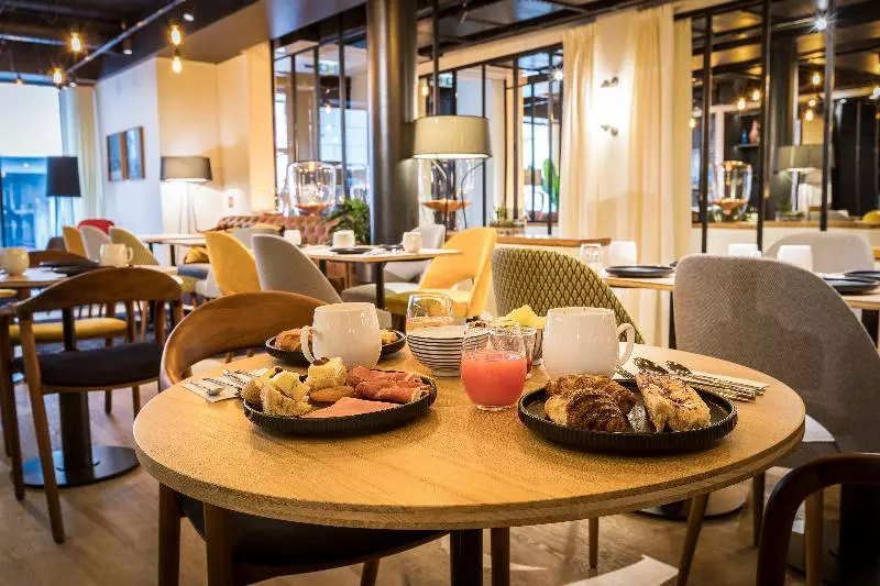 Fotos del hotel Laz' Hotel Spa Urbain Paris:  12