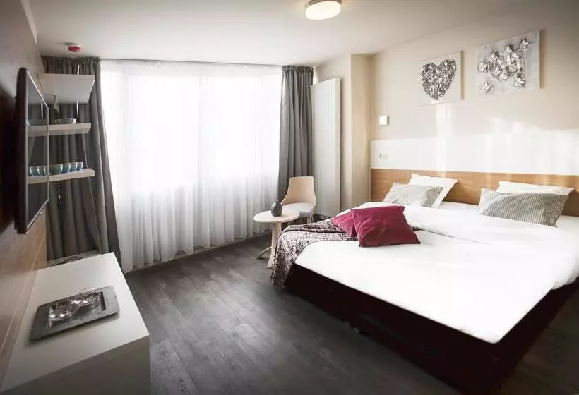 Antwerp Inn