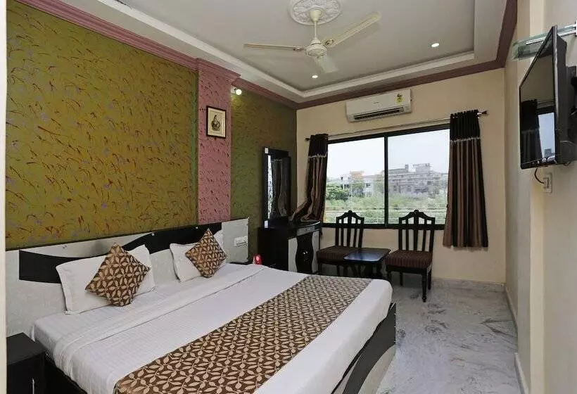 Oyo 6541  Relax Inn