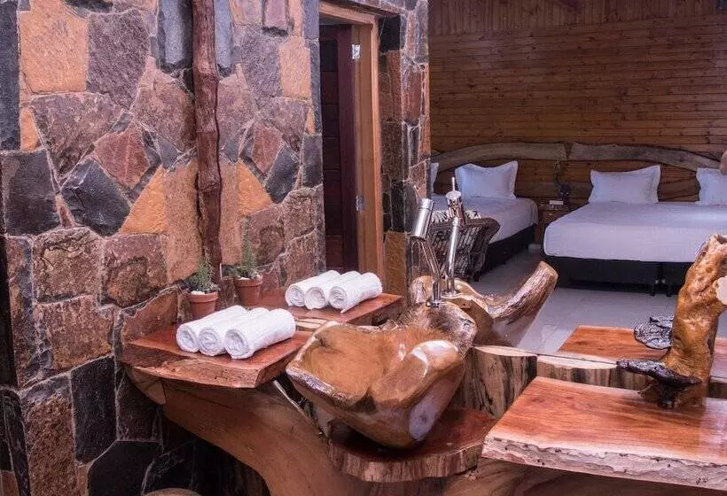 Tupa Lodge