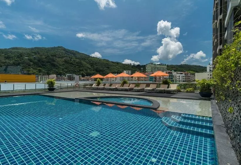 New Square Patong   Sha