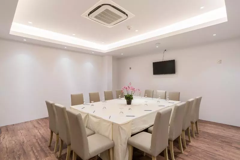Fotos del hotel New Square Patong   Sha:  14
