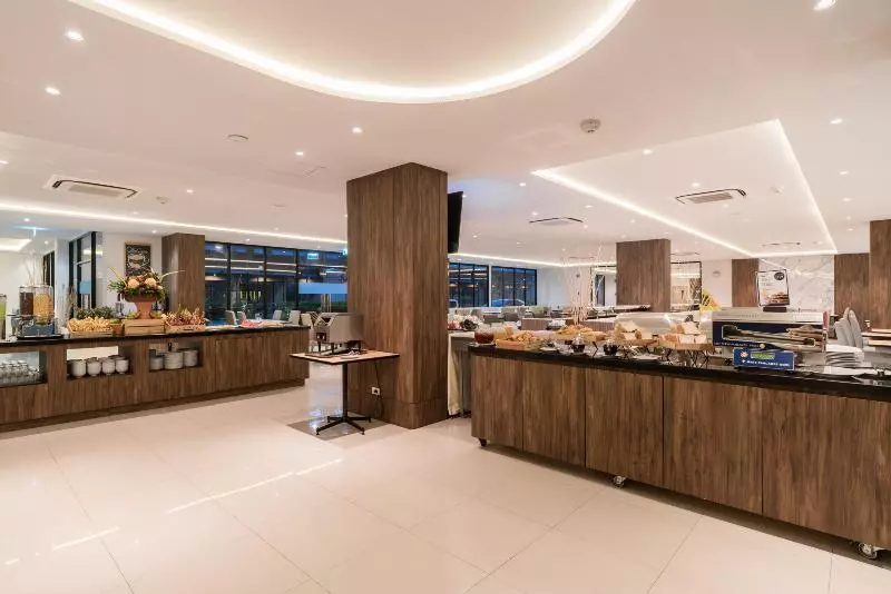 Fotos del hotel New Square Patong   Sha:  5