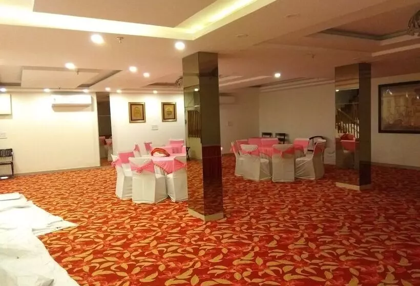 Fotos del hotel Nirvana Suites:  3