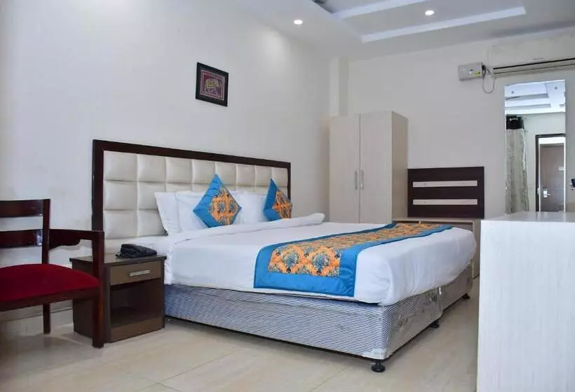 Fotos del hotel Nirvana Suites:  13
